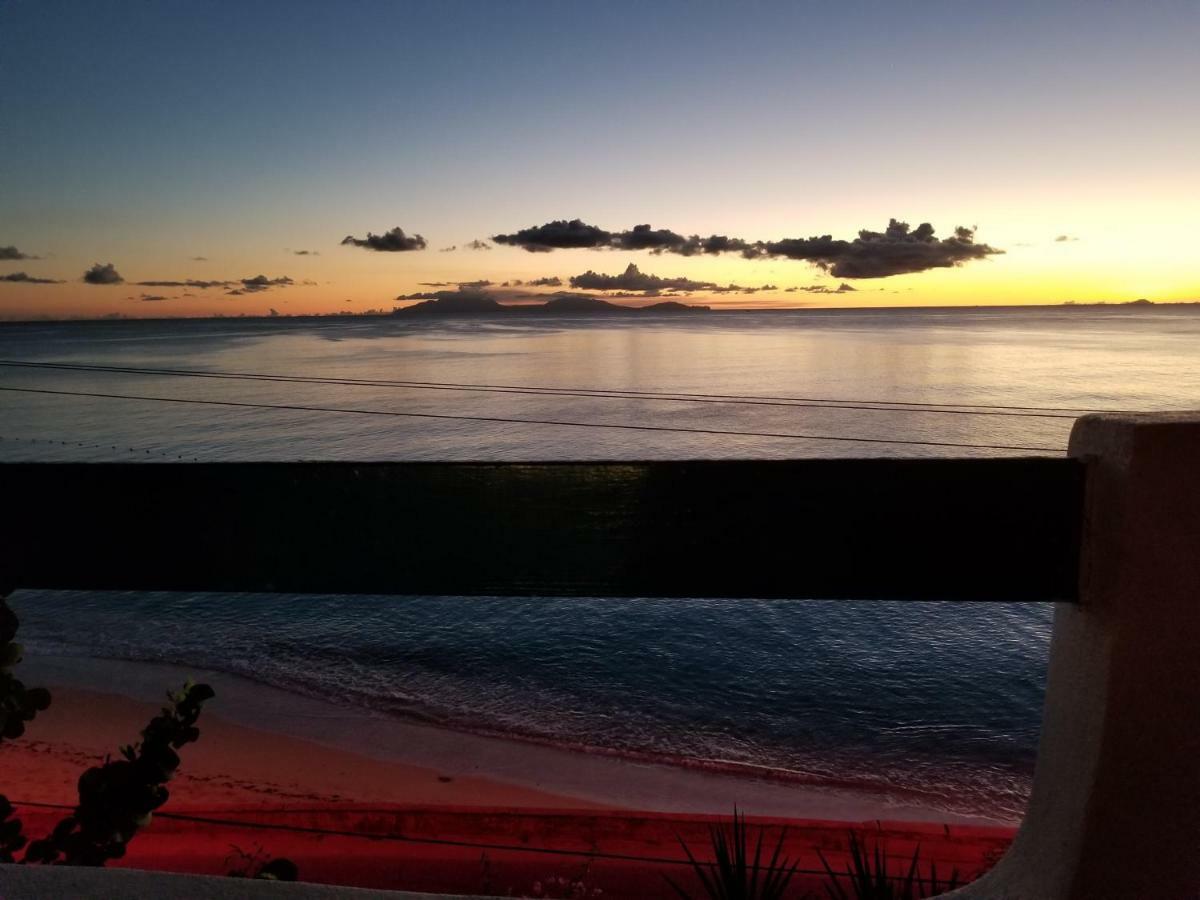 Orrie'S Beach Bar And Hotel Crab Hill Экстерьер фото
